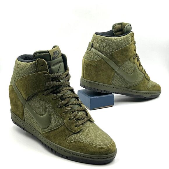 Nike Wmns Dunk Sky High Essential 'Rough Green' - Picture 1 of 12